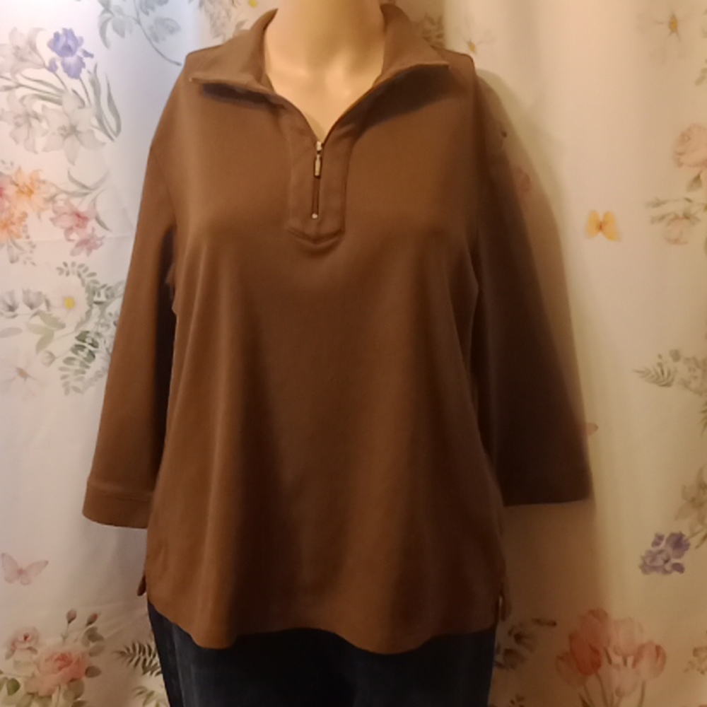 "Cali & York" Brown 3/4 sleeve shirt with 3/4 zip around neck